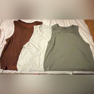 3 sleeveless tops